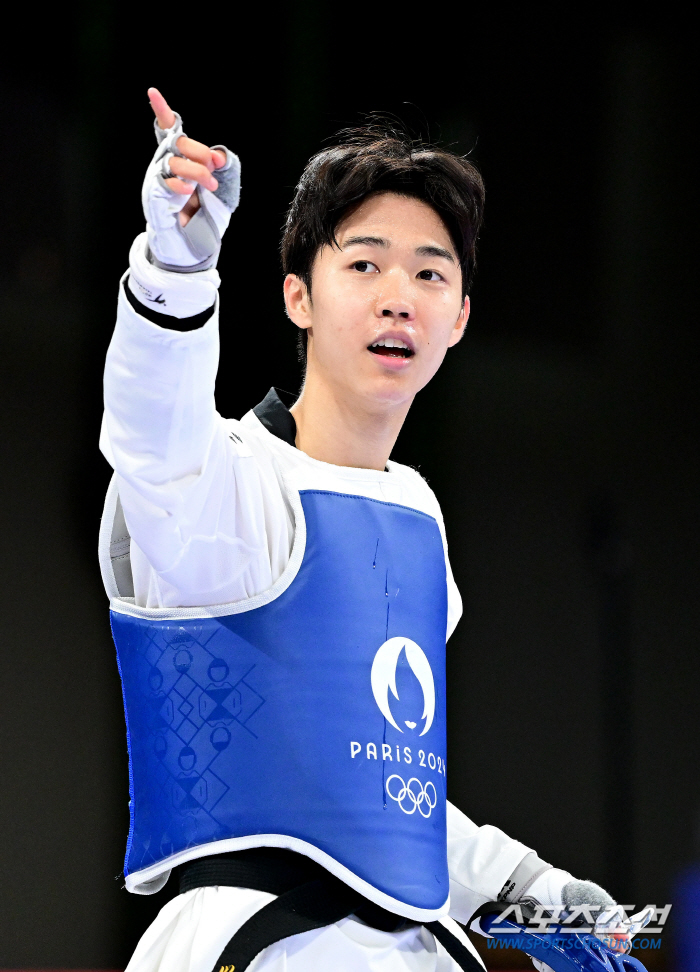 'Gold Kick From Day 1 of Taekwondo' Park Tae-joon Beat Magomedov''Perfect Gold Medal'...He also solved the 58kg no-gold 恨 