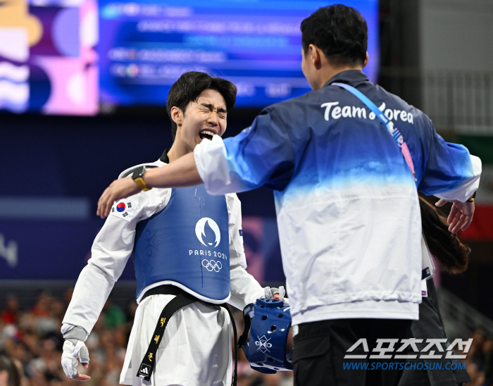 'Gold Kick From Day 1 of Taekwondo' Park Tae-joon Beat Magomedov''Perfect Gold Medal'...He also solved the 58kg no-gold 恨 