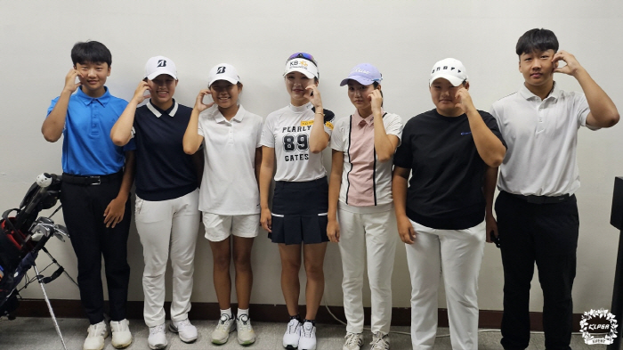  KLPGA Tour Prize Winner Lee Ye-won Donates Talent to Seongnam Donggwang Middle School