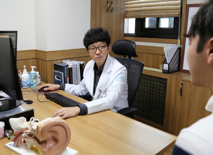 Headache and dizziness disappearing 'mini stroke', dangerous if left unattended