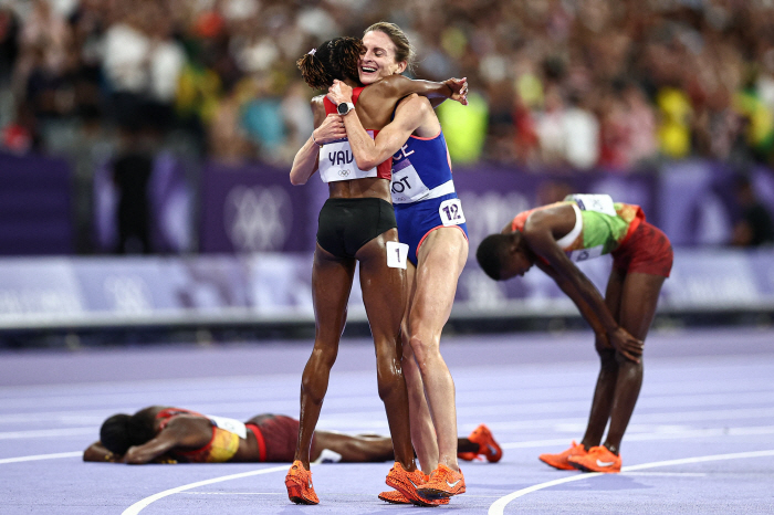 'If it's less than nine minutes, you're going to marry me!' After setting a new European record, I proposed to my boyfriend on the knee, and my beautiful sister in the world 