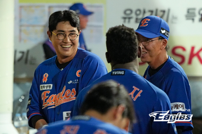 In just a week, 'Captain'Another consecutive hit-out shot'Moon Dong-ju won 6 games'Hanwha grabs Samsung'Winning Series' 