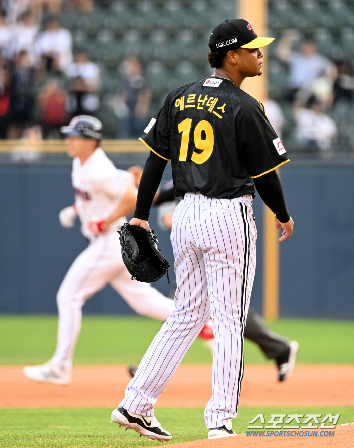 KKKKKKKKKKK'He's the ace to lead Kelly' Hernandez's shock debut with 7K 1 run in 5 innings. I gave hope to LG