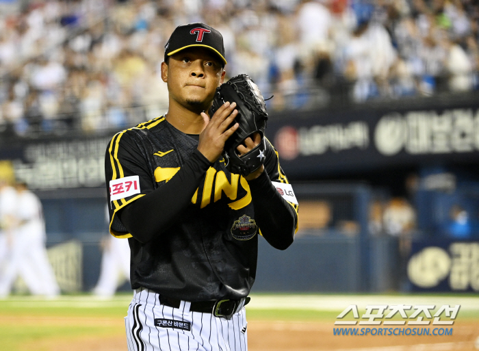 KKKKKKKKKKK'He's the ace to lead Kelly' Hernandez's shock debut with 7K 1 run in 5 innings. I gave hope to LG