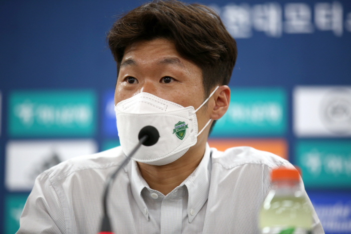 'Changing Role to Advisor Park Ji-sung' Jeonbuk Hyundai Appoints New Technical Director Michael Kim