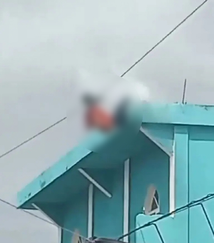 Teenage girl electrocuted to death by high-voltage wire while practicing dancing on the roof