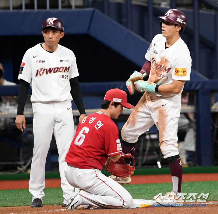 'Two pitchers with 10 wins in the last place team' Ace overwhelmed Kiwoom escapes consecutive losses by catching SSG 