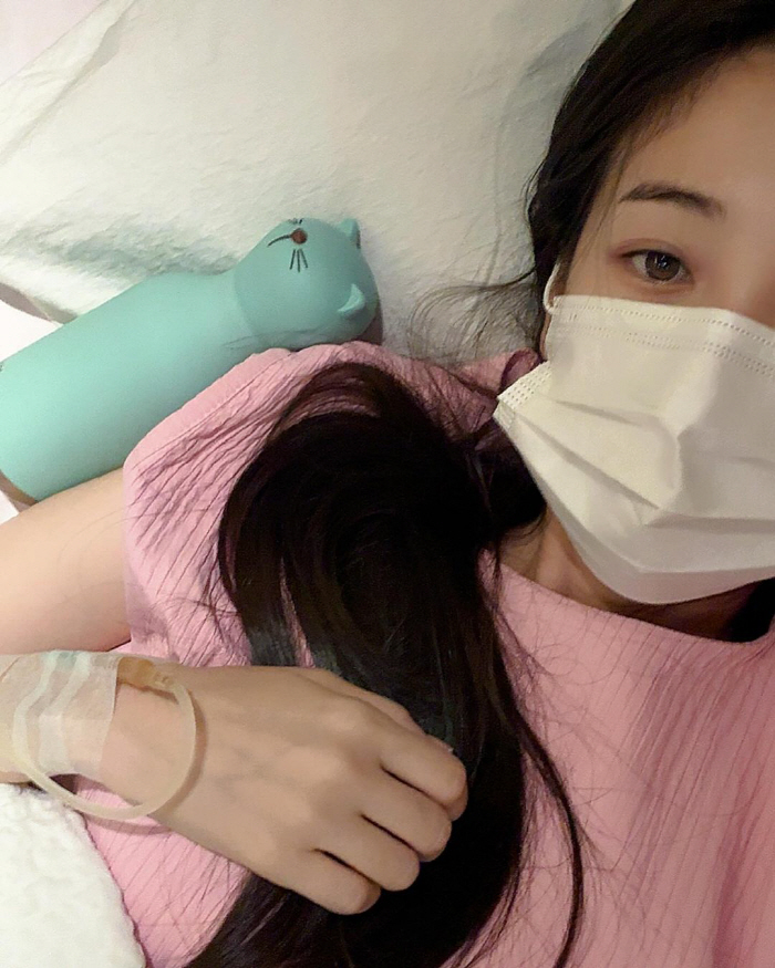 'Yoon Jeon-il ♥' Kim Bo-mi was hospitalized because of COVID-19..It's an IV. 'I'm in big trouble'