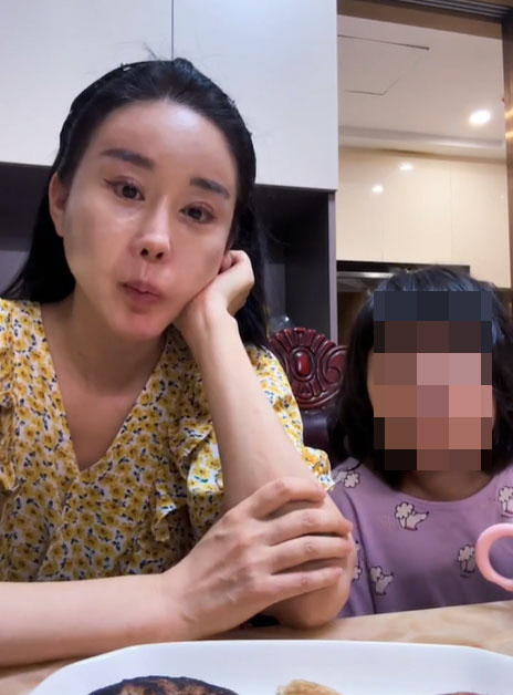'Evolution and discord'Ham So-won'Where's your husband?' The daughter who read the question 'Close her mouth and suddenly end the show'
