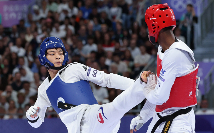 Seo Kun-woo, who survived from his death, won a new victory in the 80kg Taekwondo quarterfinals and advanced to the semifinals'