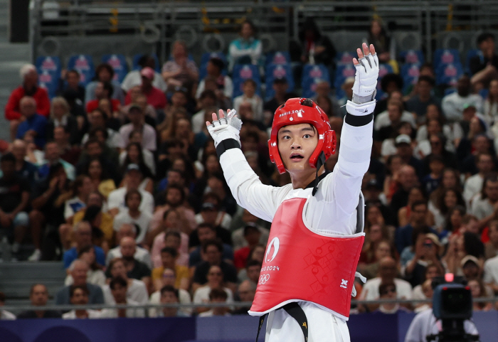 Seo Kun-woo, who survived from his death, won a new victory in the 80kg Taekwondo quarterfinals and advanced to the semifinals'