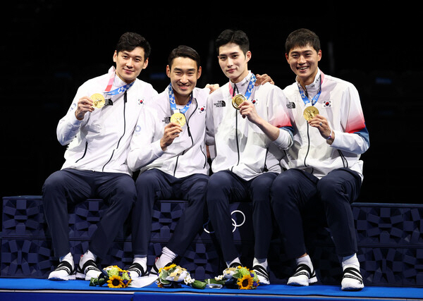 Do you know 'Woongtae, I'm going to become a human being'?' 'The Avengers'' golden cheer for the old road