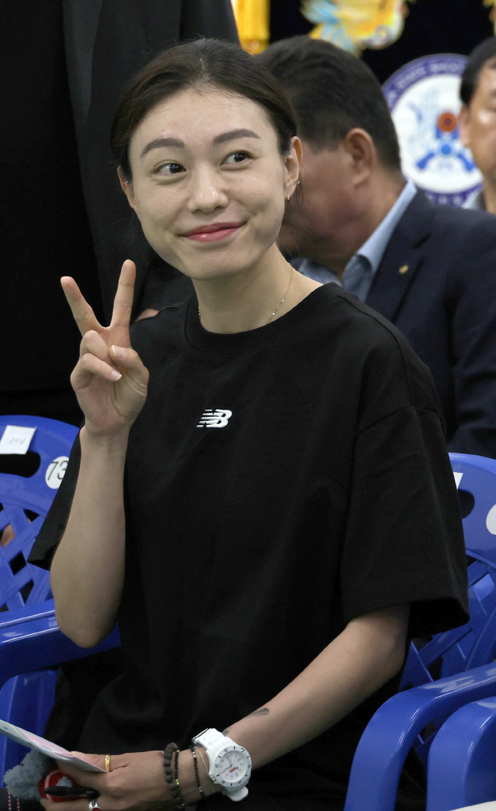 'Elon Musk One Pick Becomes a World Star' Shooting Star Kim Ye-ji Selected by NBC'2024 Paris Olympics Top 10 Viral Stars'