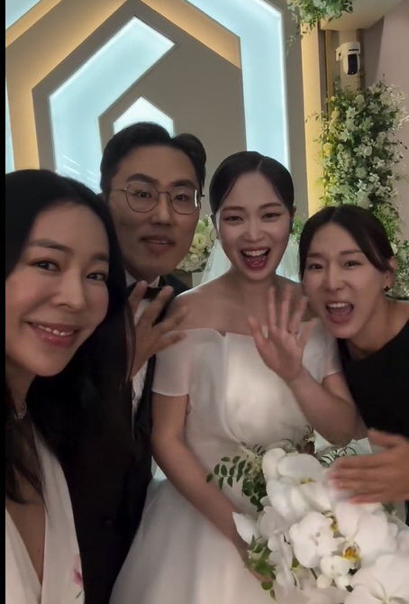 Jimmy ♥ Heejin is getting married today..Lee Hyeyoung 