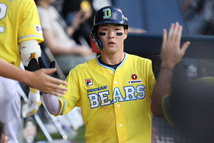 Doosan's pitching baseball → Kim Jae-hwan will be eliminated! Doosan pulled the reins to chase 3rd place with 4-3 come-from-behind victory over busy Lotte 