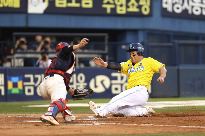 Doosan's pitching baseball → Kim Jae-hwan will be eliminated! Doosan pulled the reins to chase 3rd place with 4-3 come-from-behind victory over busy Lotte 