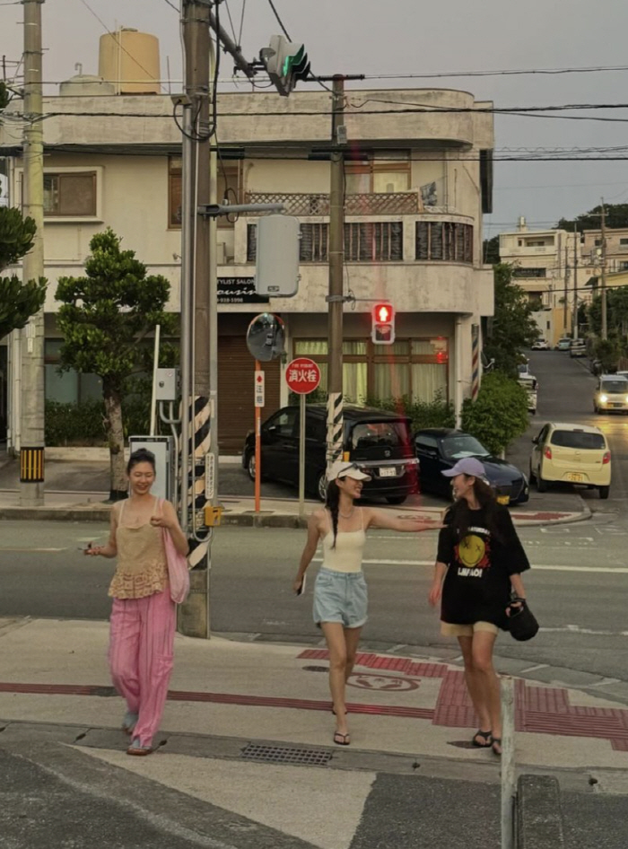 A trip with Jeong Ho-yeon and Kim Jin-kyung on National Liberation Day? Hwang Se-on 