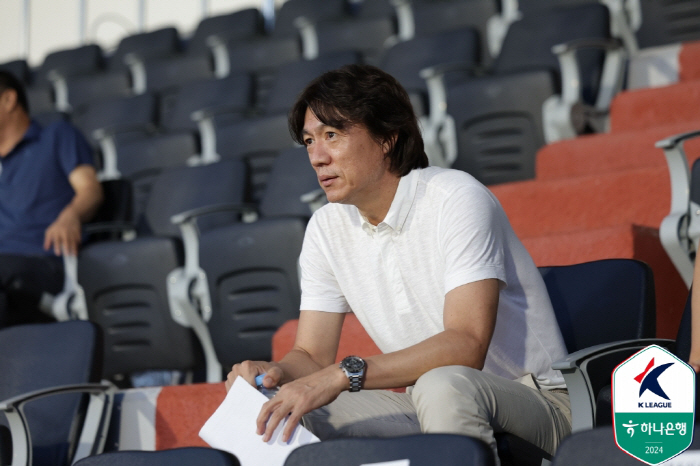 Coach Hong Myung-bo in Gangneung eight days before the announcement of the national team's list