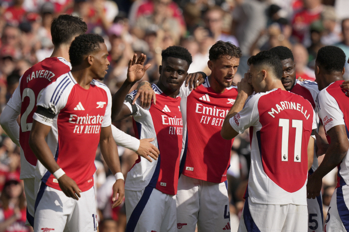 'The first attack point of the season made by the opponent's GK defense' Hwang Hee-chan, full-time the highest rating in the team...Wolverhampton was beaten 0-2 by Arsenal in the opening round
