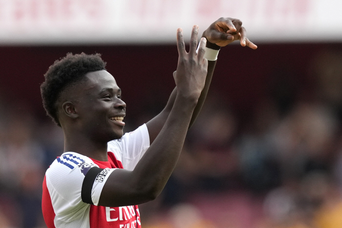 'The first attack point of the season made by the opponent's GK defense' Hwang Hee-chan, full-time the highest rating in the team...Wolverhampton was beaten 0-2 by Arsenal in the opening round