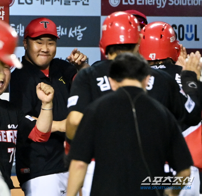 LG is actually ahead of LG in the 8th team... The 11 wins and 3 losses against each other made KIA the No. 1 ranking