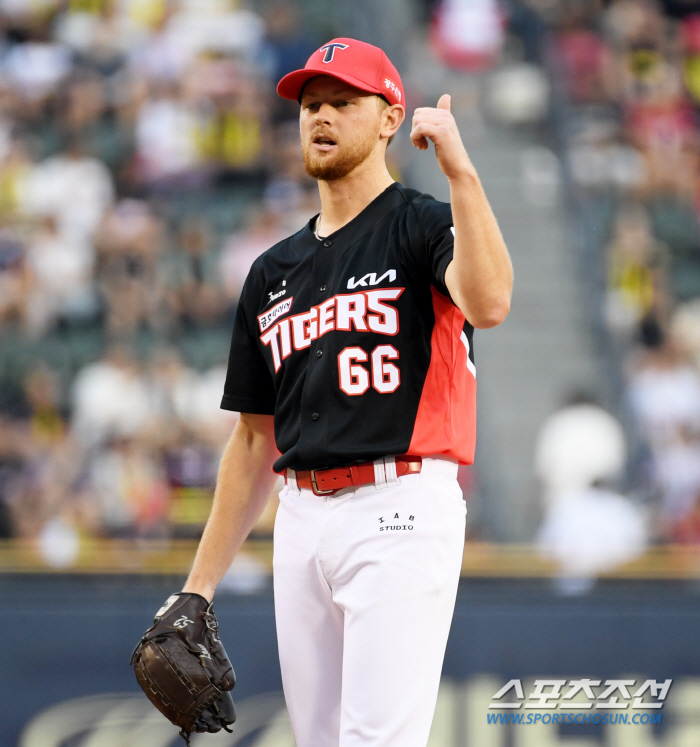 'Please, one more time...' There's a foreigner like this, and I won 36 ML games..The first KBO victory → 108 pitches fighting spirit story
