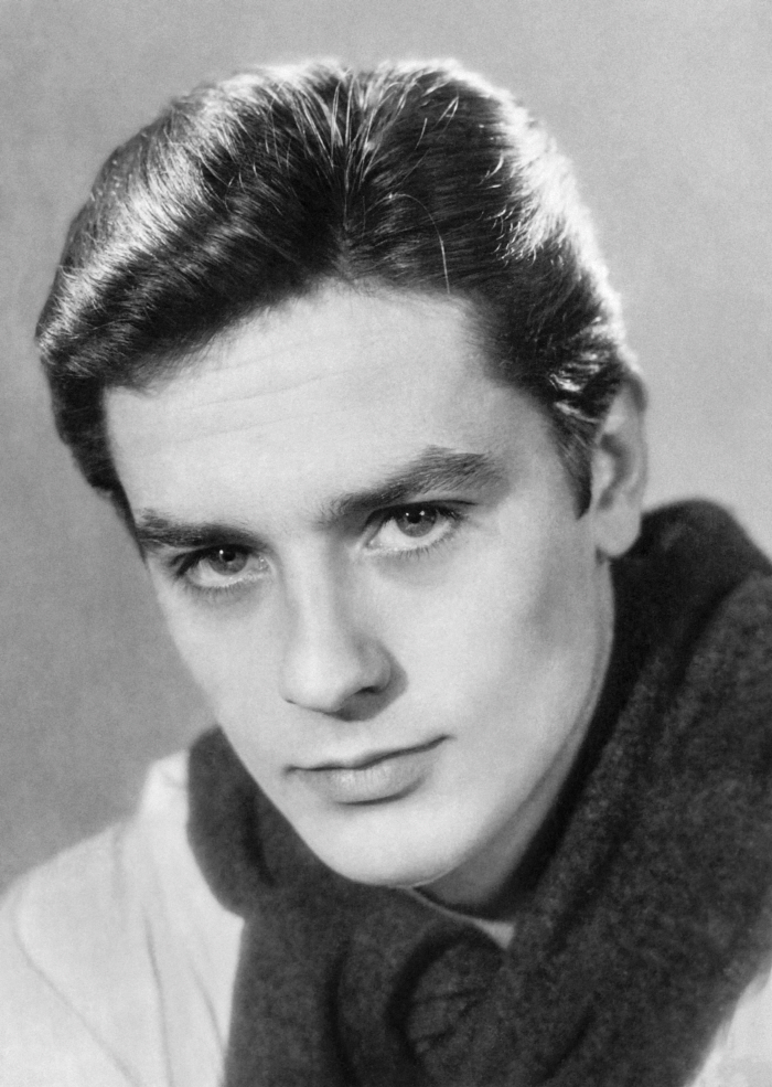 'The world's most handsome actor who became a star'Alain Delon battles a stroke → Death of an comfort woman decision