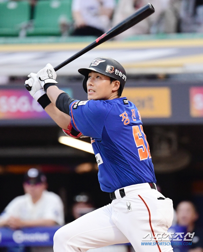 If you play baseball well, it's cheating... Hanwha Jang Jin-hyuk goes out of the fence with three home runs for two days 