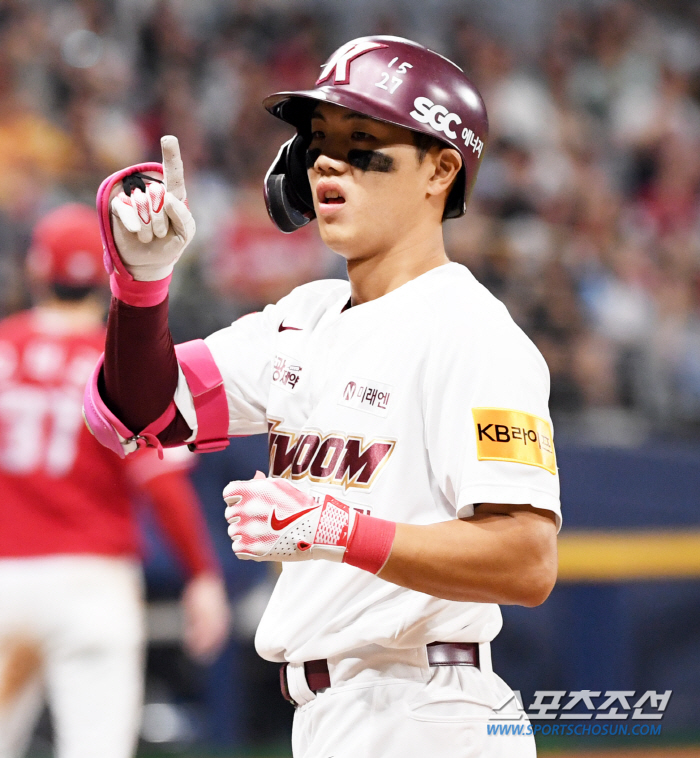 '7 innings without an earned run, and the victory flew away again' Cuevas' tears...KT's upset loss, Kiwoom's Bae Sang-kwon final hit