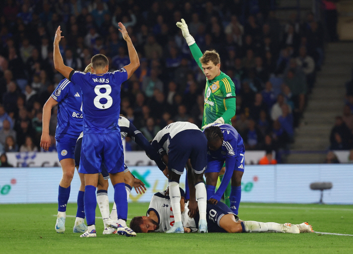 Bentancourt, who lost consciousness, even mobilized his respiratory organs → Fortunately, he regained consciousness...Postecoglou 'Can communicate'