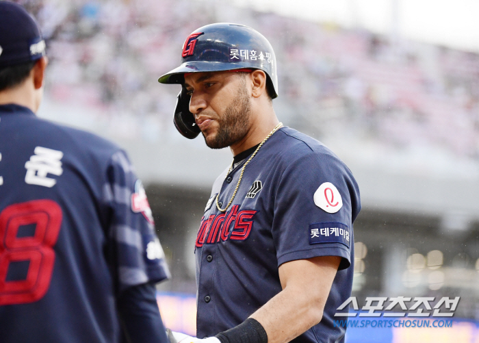 'I've been waiting for 40 minutes'Gwangju. Kim Do-young's equalizer  Socrates reverse hit was wasted and the game was stopped in the 4th inning → No Game Rain was canceled 