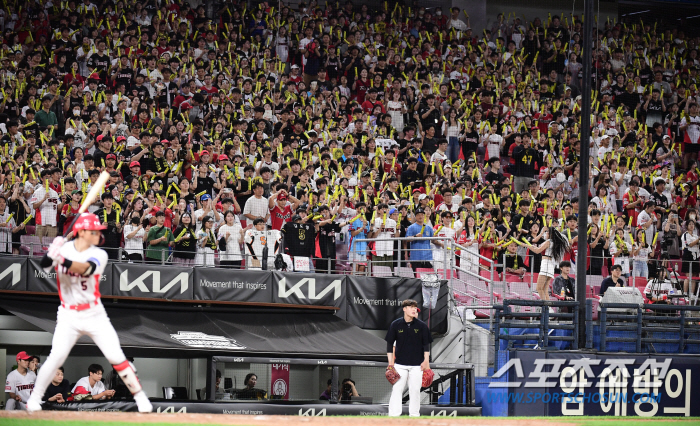 'I've been waiting for 40 minutes'Gwangju. Kim Do-young's equalizer  Socrates reverse hit was wasted and the game was stopped in the 4th inning → No Game Rain was canceled 