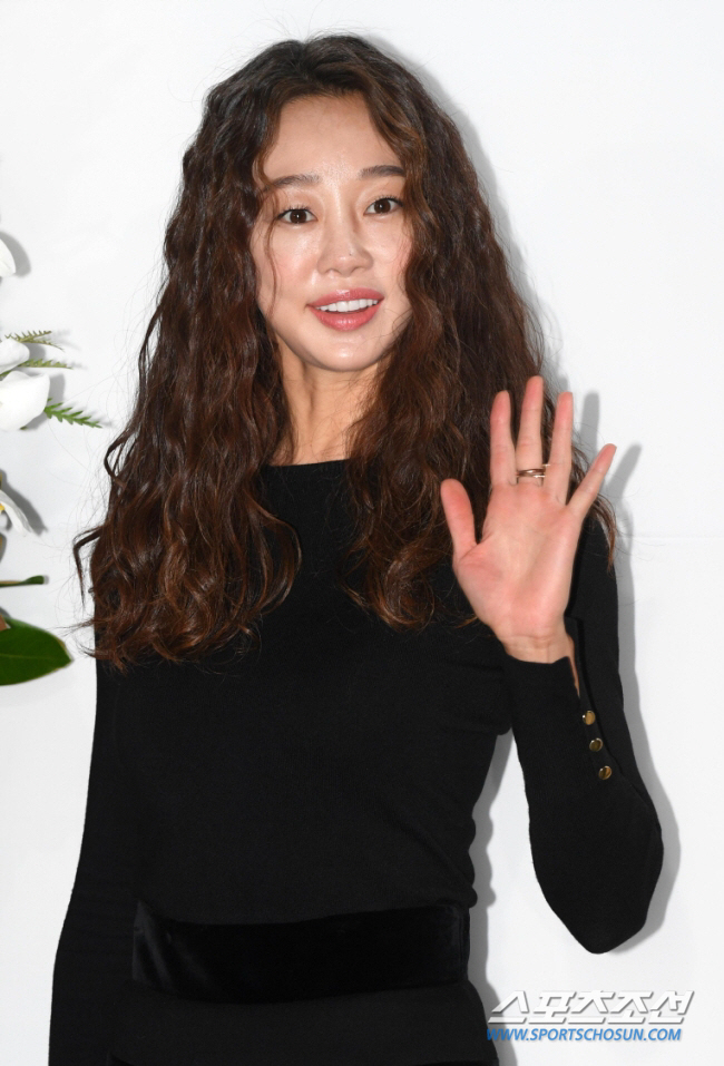  Choi Yeo-jin is dating Dolsing 男, who is seven years older than him 