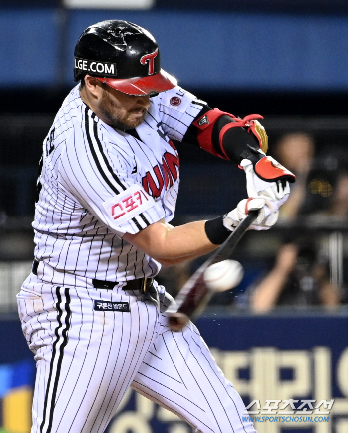 Two RBIs from behind... As the club's first RBI king. 'Good son and foreigners' still haven't given up the first place.'