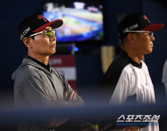 '8th episode again, Noh Kyung-eun. Austin, double, but...' Elias 7 scoreless innings Otaegon wedge two-run shot SSG and LG won 5-1 completely. a four-game losing streak. LG has five hits and empty space