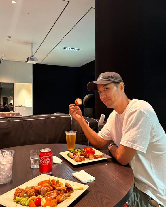  Kim Ji Seok, ♥ Did you enjoy a buffet date with Lee Joo Myung? A leisurely eating show