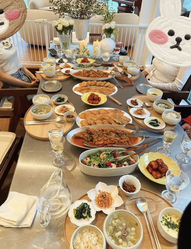 'Sun ♥' Min Hyo-rin, a seven-year veteran housewife's table-setting home-cooked meal class surprise