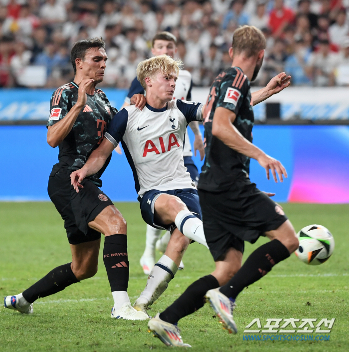 'Wake up!'SON→Vicario's anger explodes, Tottenham Young-gun, born in 2006, is also playing absurdly'Honk'