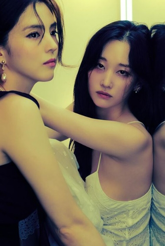 Han Sohee X Jeon Jongseo, I'm going to eat the camera. Decadent eyes