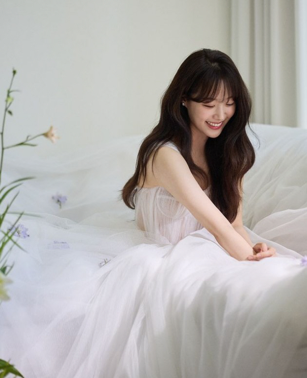 Song Ji-eun ♥ Park Wi-Fi, beauty, wedding pictorials of her own 'The greatest conviction of my life'