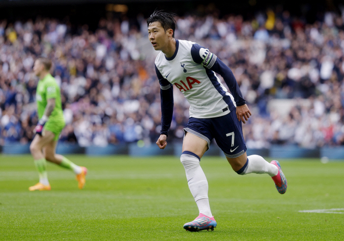 'SON, release it? Are you arrogant?'→ Shut up! Son Heung-min scored his first multi-goal of the season MOM of the game...Tottenham win 2-0 against Everton