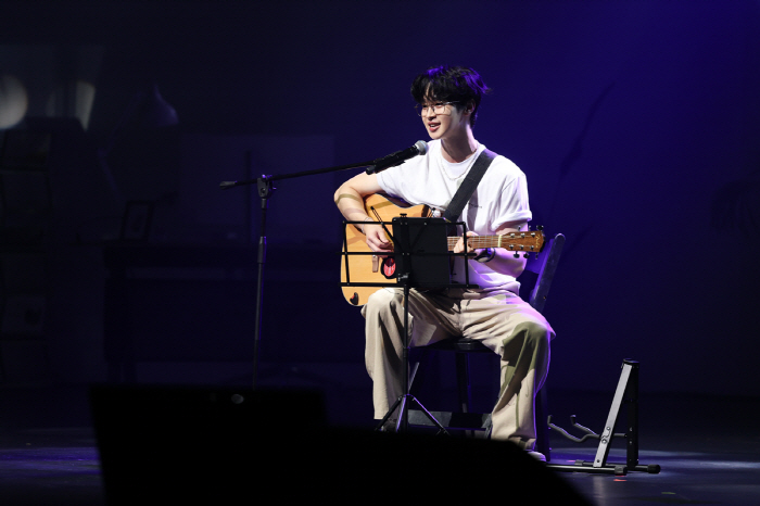  'Only for the first time in 5 years' Jang Dong-yoon's domestic fan meeting, 'REPORT of LOVE' success