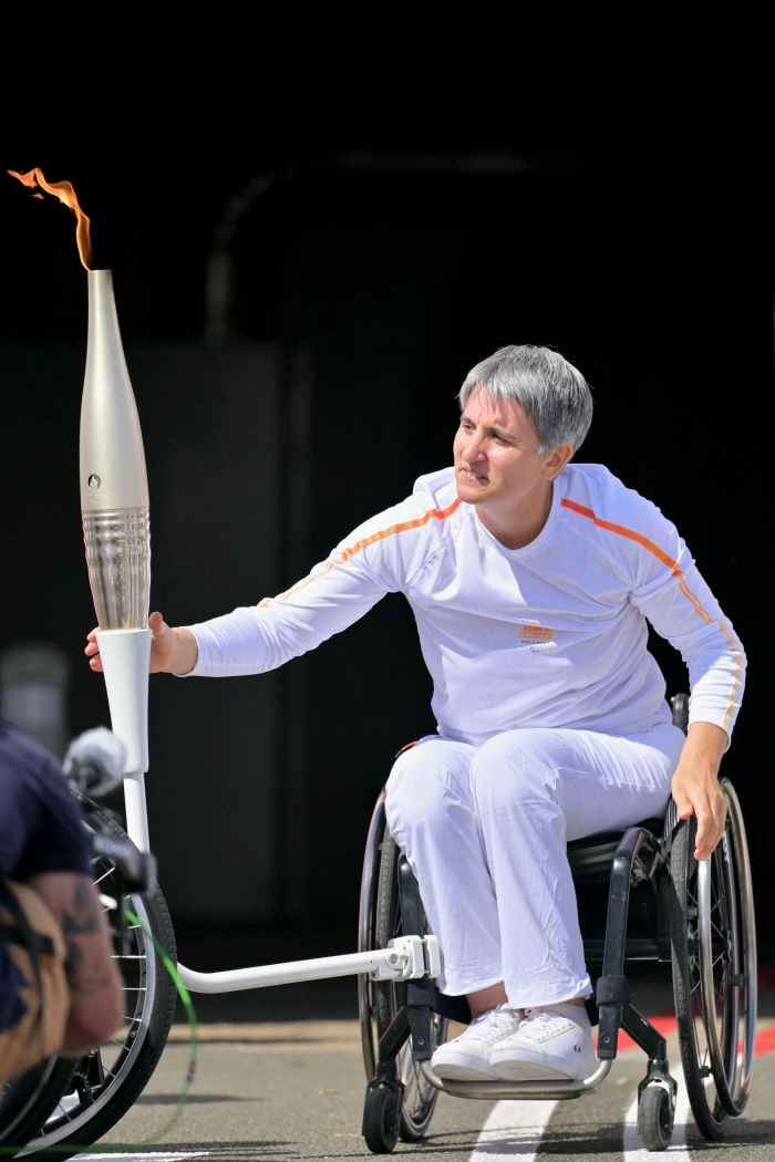  'Another touching stage' will be held. A prepared sports festival of heroes, opening ceremony on the streets of Champs-Elysees at the Paris Paralympics