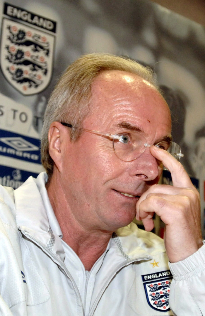Beckham → 'Cain Memorial Wave' '英's first foreign head coach Eriksson dies
