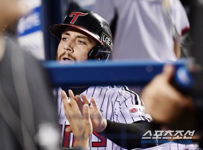 'Finally losing to the killer...' Lim Chan-kyu 6 scoreless innings Hong Chang-ki 3 hits Moon Bo-kyung 2 RBIs LG, 6-1 complete victory. Benjamin and KT's 5th place are at stake after being knocked down by mistakes