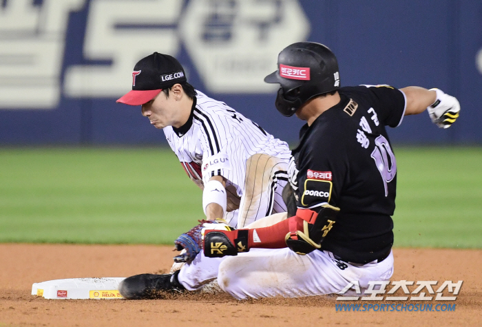 'Finally losing to the killer...' Lim Chan-kyu 6 scoreless innings Hong Chang-ki 3 hits Moon Bo-kyung 2 RBIs LG, 6-1 complete victory. Benjamin and KT's 5th place are at stake after being knocked down by mistakes