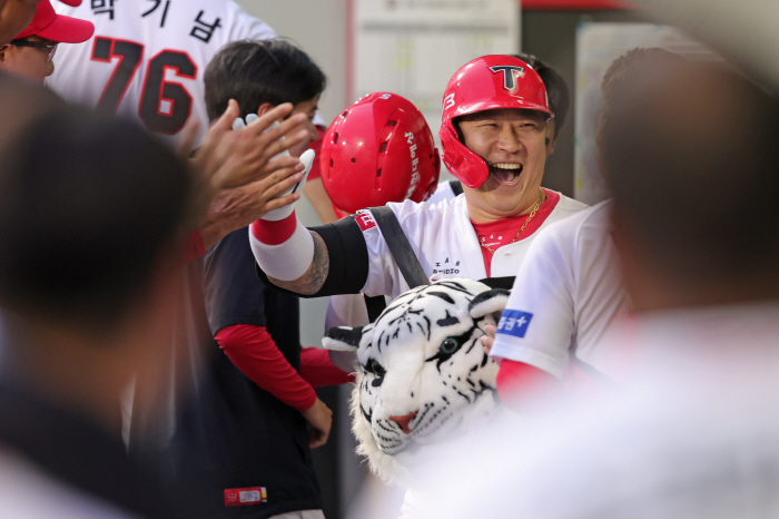 KIA, which showed 'Choi Hyung-woo's final shot Park Chan-ho's 3 RBIs Kim Sun-bin's 3 hits Yang Hyun-jong's 10 wins' Kang Woo-cold win in the 1045th inning against SSG
