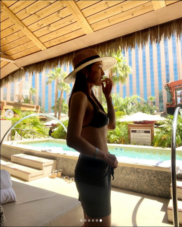 Lee Minjung's skinny bikini...