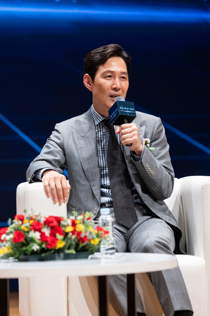 'K content interest is hot'Lee Jung-jae, a new challenge to continue 'Omg2' (Roundup)