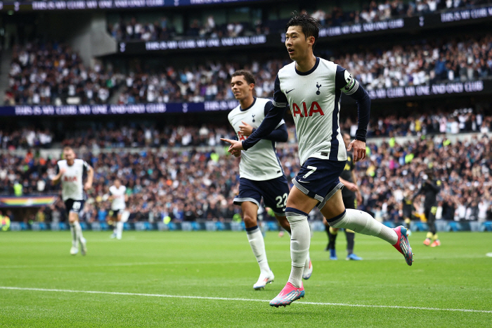 SON's form is crazy...Son Heung-min, who was rumored to be released as 'unquestionable legend', has already won the EPL's best position this season? 'Overwhelming Football Intelligence Opponents'